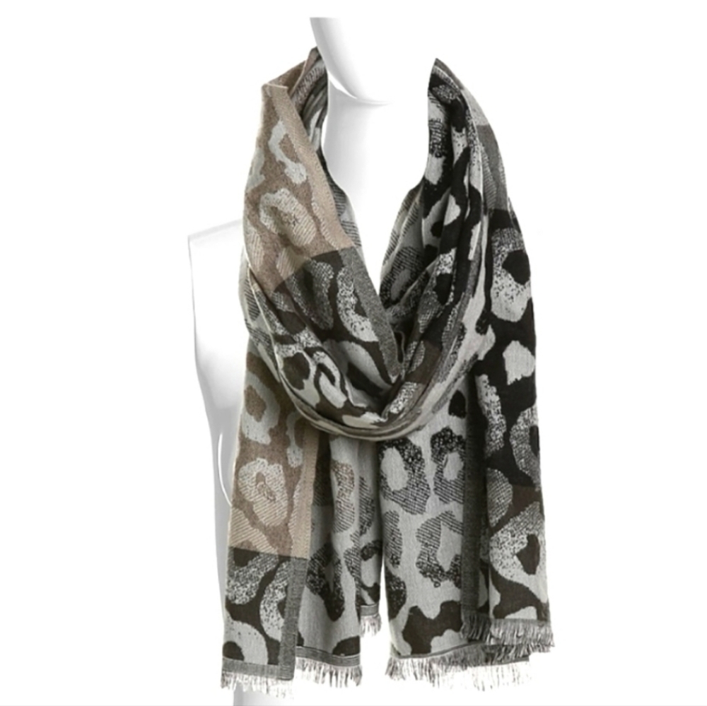 Vince Camuto Scarf NWT